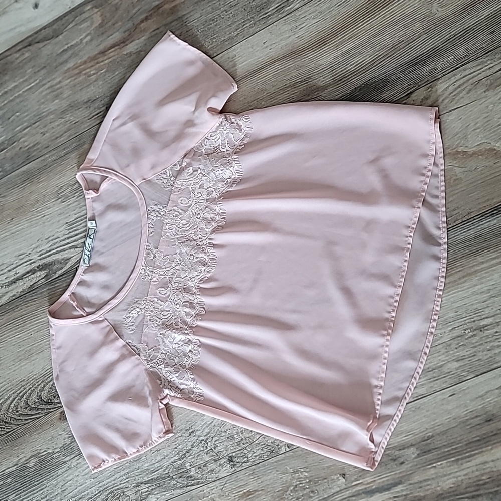 Like new beautiful baby pink blouse
